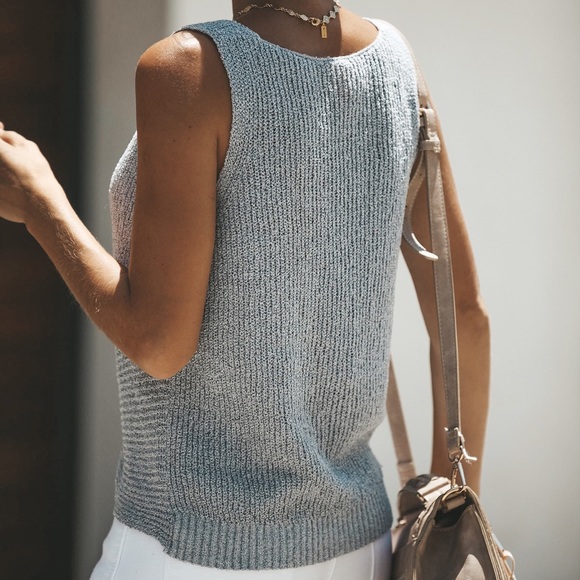 Top - Picture 2 of 3